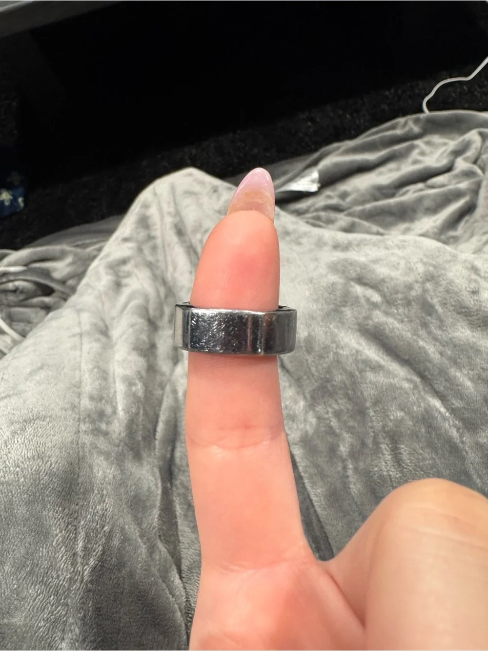 Size 7 Gen 3 Oura Ring with charger